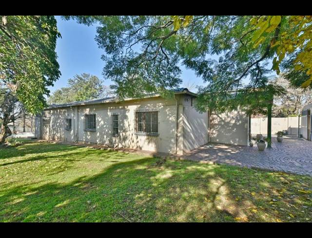 4 BEDROOM HOUSE FOR SALE IN LINDEN
